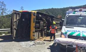 [FOTOS]: Grave accidente de bus en cuesta La Dormida deja más de 40 lesionados 