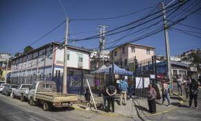 [FOTOS] Ni Cesfam ni viviendas definitivas: Vecinos conmemoran 7 años del Mega Incendio en Valparaíso