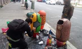 [FOTOS] Jugando a limpiar la ciudad: Los basureros de colores que la llevan en Valparaíso