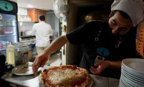 Ciudad de Pie: La pizza napolitana late fuerte en el corazón de Valparaíso