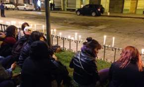 FOTOS: Emotiva velatón en Valparaíso en homenaje a estudiantes fallecidos 