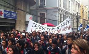 #08M: Estudiantes realizan la primera marcha estudiantil del 2014 por las calles de Valparaíso 