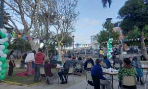 [FOTOS] Adultos mayores disfrutaron una tarde musical en la Plaza Yungay de Valparaíso 
